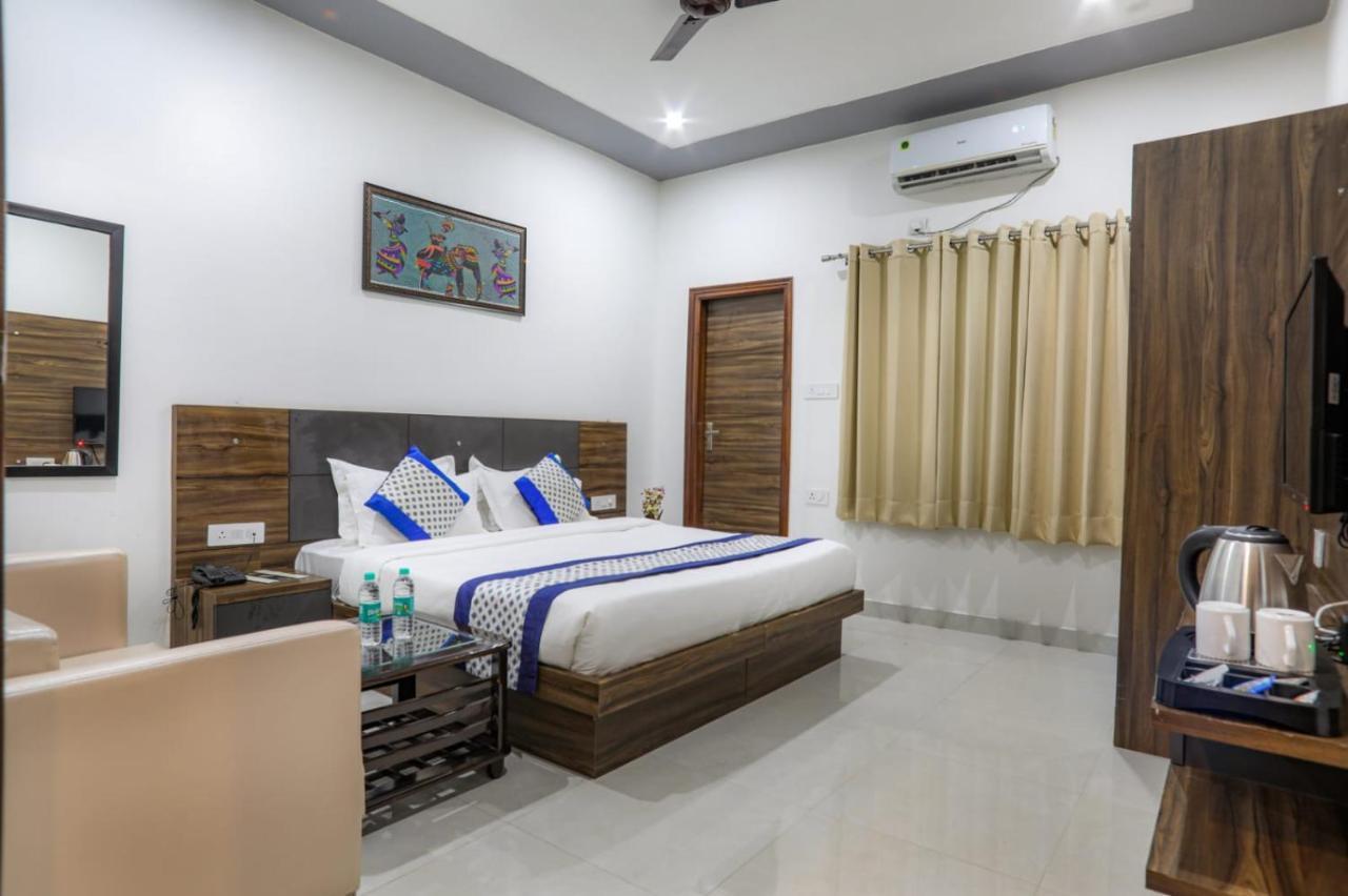 Kds Residency Hotel Greater Noida Kültér fotó